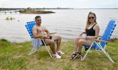 Foto de la galería: Junto al verano posadeño, la bienvenida al 2023 siguió y copó la playa de Costa Sur