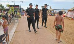 Foto de la galería: Junto al verano posadeño, la bienvenida al 2023 siguió y copó la playa de Costa Sur
