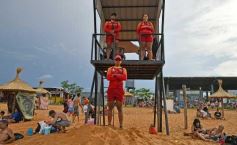 Foto de la galería: Junto al verano posadeño, la bienvenida al 2023 siguió y copó la playa de Costa Sur