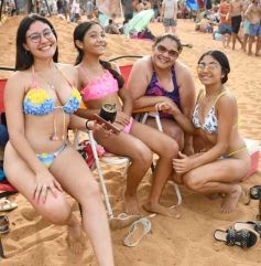 Foto de la galería: Junto al verano posadeño, la bienvenida al 2023 siguió y copó la playa de Costa Sur
