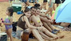 Foto de la galería: Junto al verano posadeño, la bienvenida al 2023 siguió y copó la playa de Costa Sur