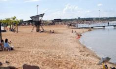 Foto de la galería: Junto al verano posadeño, la bienvenida al 2023 siguió y copó la playa de Costa Sur