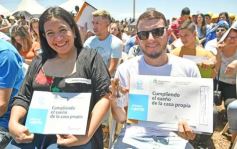 Foto de la galería: Con llave en mano: casi 600 nuevas familias recibieron su casa propia en Itaembé Guazú