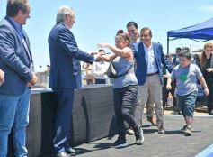 Foto de la galería: Con llave en mano: casi 600 nuevas familias recibieron su casa propia en Itaembé Guazú