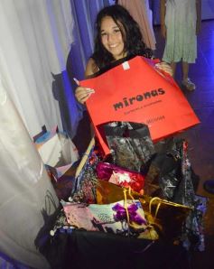 Foto de la galería: Con la noche vestida de fiesta: llegaron los 15 años de More Portillo