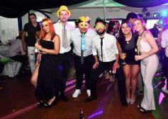 Foto de la galería: Con la noche vestida de fiesta: llegaron los 15 años de More Portillo