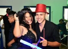 Foto de la galería: Con la noche vestida de fiesta: llegaron los 15 años de More Portillo