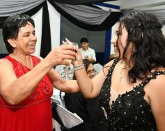 Foto de la galería: Con la noche vestida de fiesta: llegaron los 15 años de More Portillo