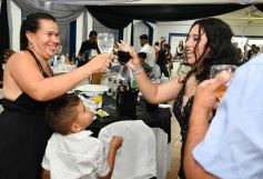 Foto de la galería: Con la noche vestida de fiesta: llegaron los 15 años de More Portillo