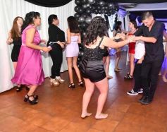 Foto de la galería: Con la noche vestida de fiesta: llegaron los 15 años de More Portillo