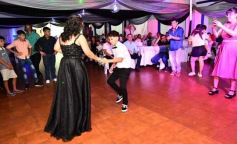 Foto de la galería: Con la noche vestida de fiesta: llegaron los 15 años de More Portillo