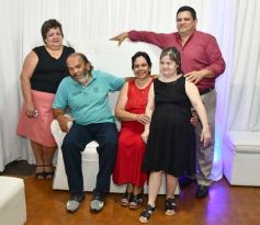 Foto de la galería: Con la noche vestida de fiesta: llegaron los 15 años de More Portillo