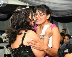 Foto de la galería: Con la noche vestida de fiesta: llegaron los 15 años de More Portillo