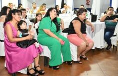 Foto de la galería: Con la noche vestida de fiesta: llegaron los 15 años de More Portillo