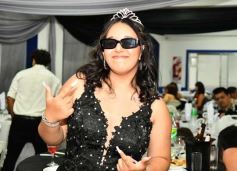 Foto de la galería: Con la noche vestida de fiesta: llegaron los 15 años de More Portillo