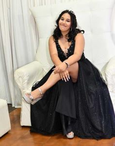 Foto de la galería: Con la noche vestida de fiesta: llegaron los 15 años de More Portillo