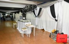 Foto de la galería: Con la noche vestida de fiesta: llegaron los 15 años de More Portillo