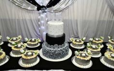 Foto de la galería: Con la noche vestida de fiesta: llegaron los 15 años de More Portillo