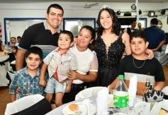 Foto de la galería: Con la noche vestida de fiesta: llegaron los 15 años de More Portillo