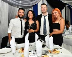 Foto de la galería: Con la noche vestida de fiesta: llegaron los 15 años de More Portillo