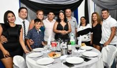 Foto de la galería: Con la noche vestida de fiesta: llegaron los 15 años de More Portillo