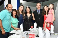 Foto de la galería: Con la noche vestida de fiesta: llegaron los 15 años de More Portillo
