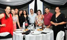 Foto de la galería: Con la noche vestida de fiesta: llegaron los 15 años de More Portillo