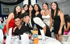 Foto de la galería: Con la noche vestida de fiesta: llegaron los 15 años de More Portillo