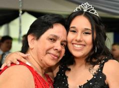 Foto de la galería: Con la noche vestida de fiesta: llegaron los 15 años de More Portillo