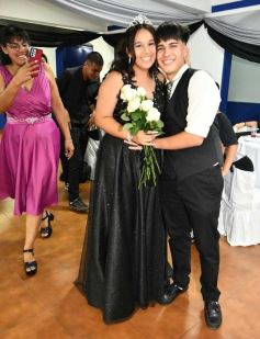 Foto de la galería: Con la noche vestida de fiesta: llegaron los 15 años de More Portillo