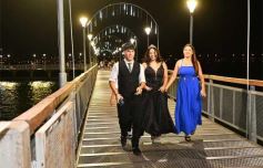 Foto de la galería: Con la noche vestida de fiesta: llegaron los 15 años de More Portillo