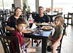 Foto de la galería: Escapada de domingo: con el verano prendido la recreación familiar copó el Club de Río