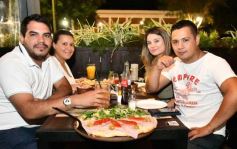 Foto de la galería: Noche de sábado en Glück: disfrute compartido en el fin de semana posadeño