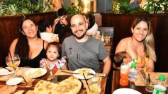 Foto de la galería: Noche de sábado en Glück: disfrute compartido en el fin de semana posadeño