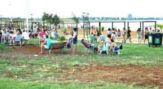 Foto de la galería: Domingo en Costa Sur: agua de rio a pleno y mucha recreación para posadeños y visitantes