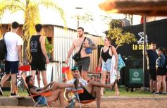 Foto de la galería: Domingo en Costa Sur: agua de rio a pleno y mucha recreación para posadeños y visitantes