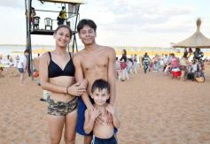 Foto de la galería: Domingo en Costa Sur: agua de rio a pleno y mucha recreación para posadeños y visitantes