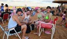 Foto de la galería: Domingo en Costa Sur: agua de rio a pleno y mucha recreación para posadeños y visitantes