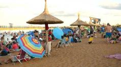 Foto de la galería: Domingo en Costa Sur: agua de rio a pleno y mucha recreación para posadeños y visitantes