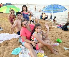 Foto de la galería: Domingo en Costa Sur: agua de rio a pleno y mucha recreación para posadeños y visitantes