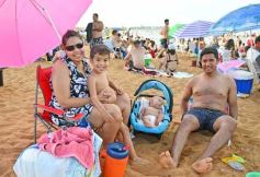 Foto de la galería: Domingo en Costa Sur: agua de rio a pleno y mucha recreación para posadeños y visitantes