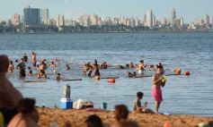 Foto de la galería: Domingo en Costa Sur: agua de rio a pleno y mucha recreación para posadeños y visitantes