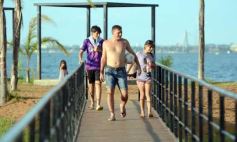 Foto de la galería: Domingo en Costa Sur: agua de rio a pleno y mucha recreación para posadeños y visitantes