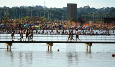 Foto de la galería: Domingo en Costa Sur: agua de rio a pleno y mucha recreación para posadeños y visitantes