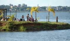 Foto de la galería: Domingo en Costa Sur: agua de rio a pleno y mucha recreación para posadeños y visitantes