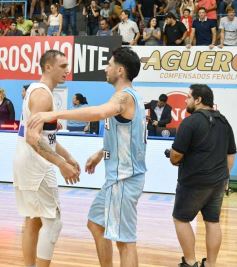 Foto de la galería: Liga Nacional de Básquet: OTC ganó y encendió la noche en la capital del monte