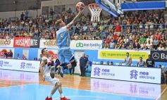 Foto de la galería: Liga Nacional de Básquet: OTC ganó y encendió la noche en la capital del monte