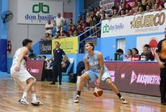 Foto de la galería: Liga Nacional de Básquet: OTC ganó y encendió la noche en la capital del monte