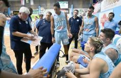 Foto de la galería: Liga Nacional de Básquet: OTC ganó y encendió la noche en la capital del monte