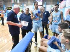 Foto de la galería: Liga Nacional de Básquet: OTC ganó y encendió la noche en la capital del monte